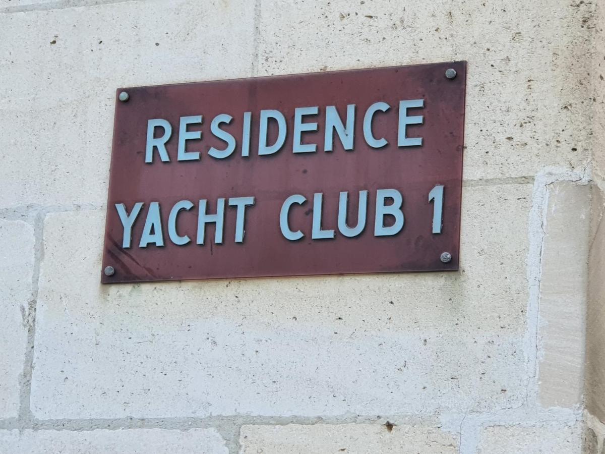 Le Yacht Club1